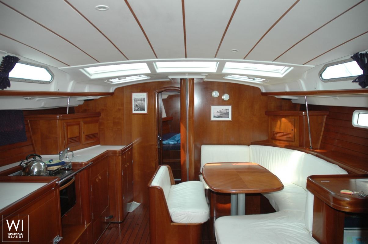 Oceanis  473 Beneteau Interior 1