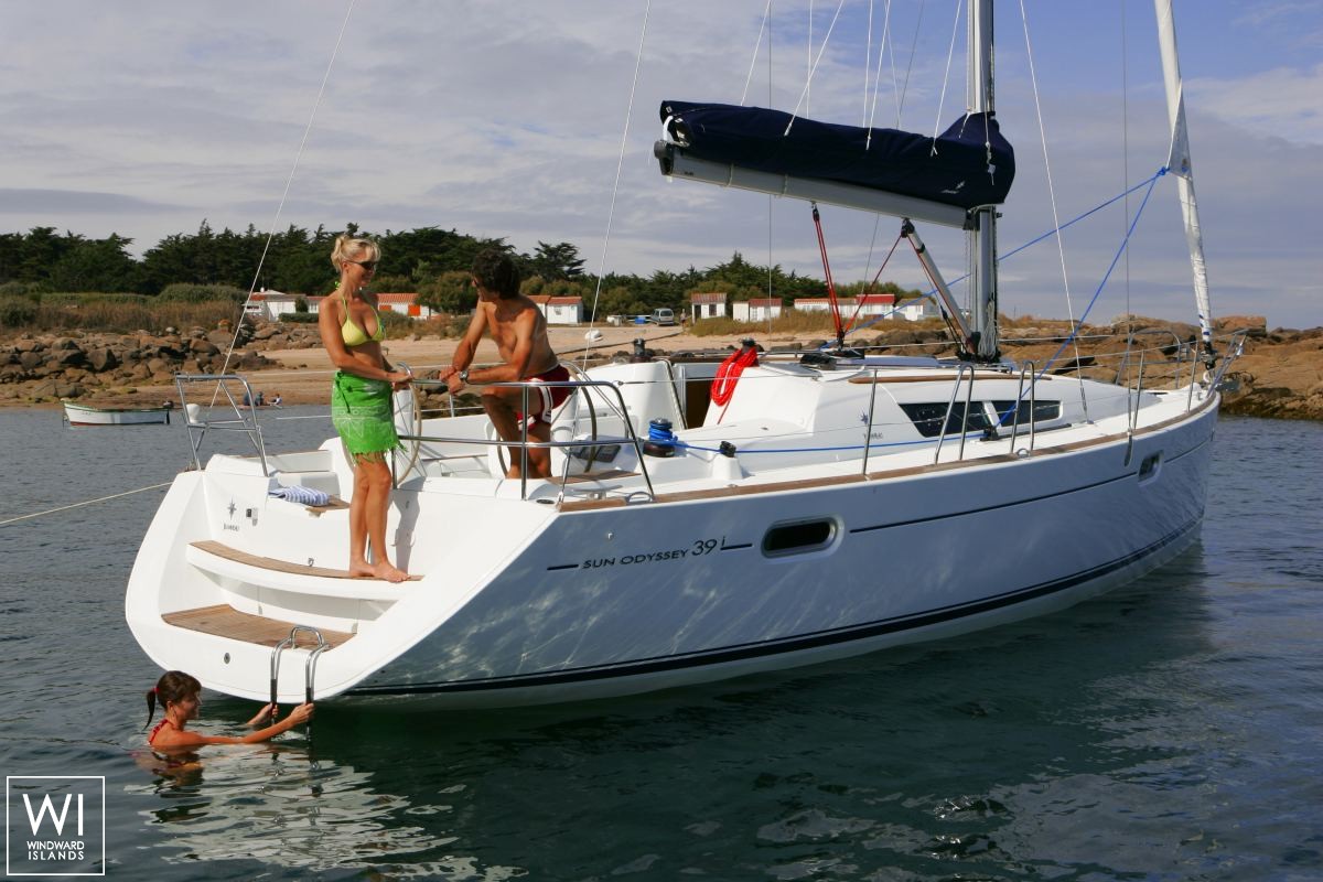 Sun Odyssey 39i Jeanneau Exterior 2