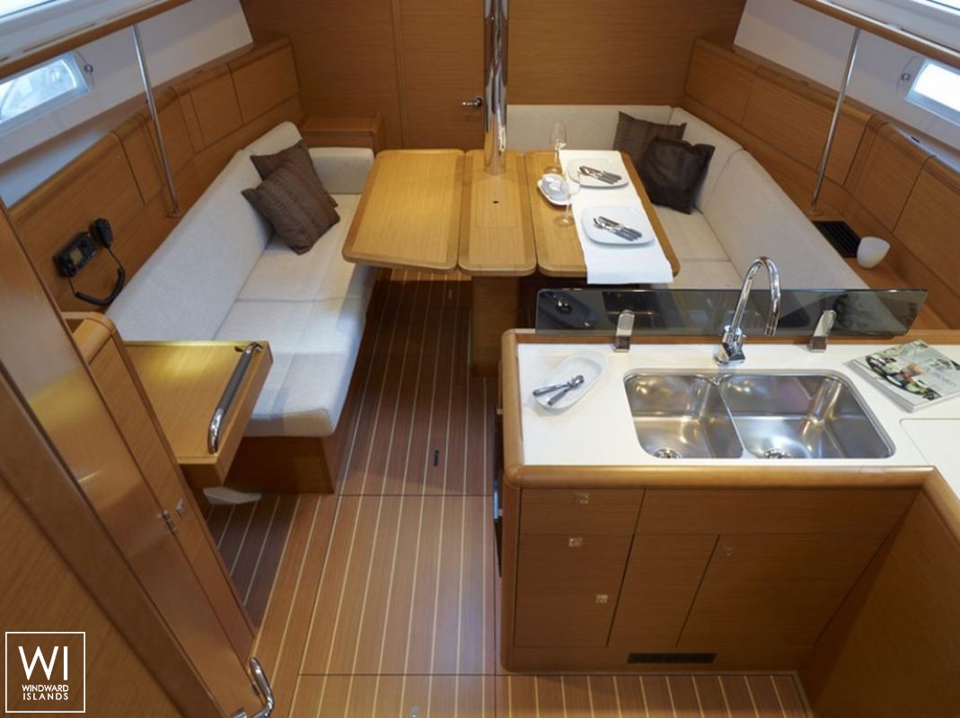 Sun Odyssey 379 Jeanneau Interior 1