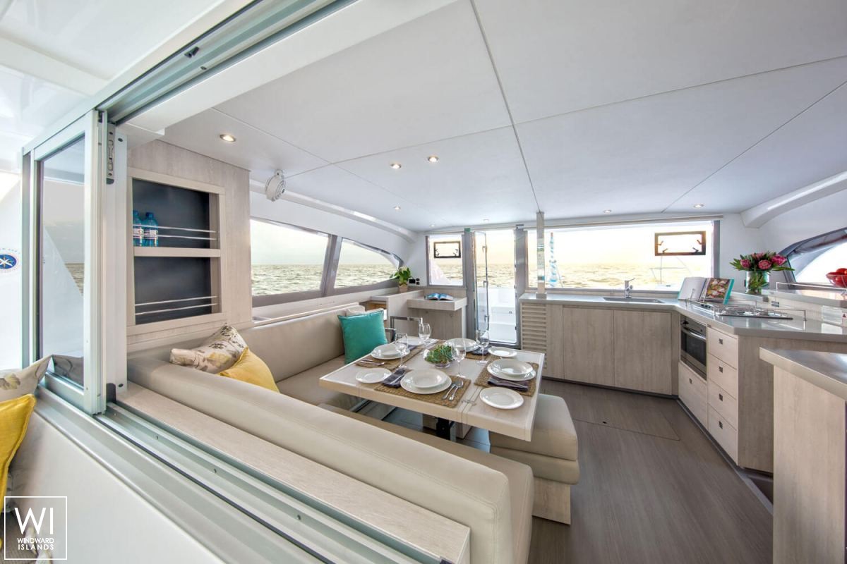 Leopard  4000 Robertson & Caines Interior 3