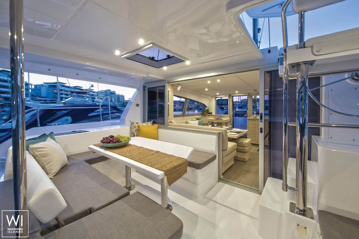 Leopard  4000 Robertson & Caines Interior 6