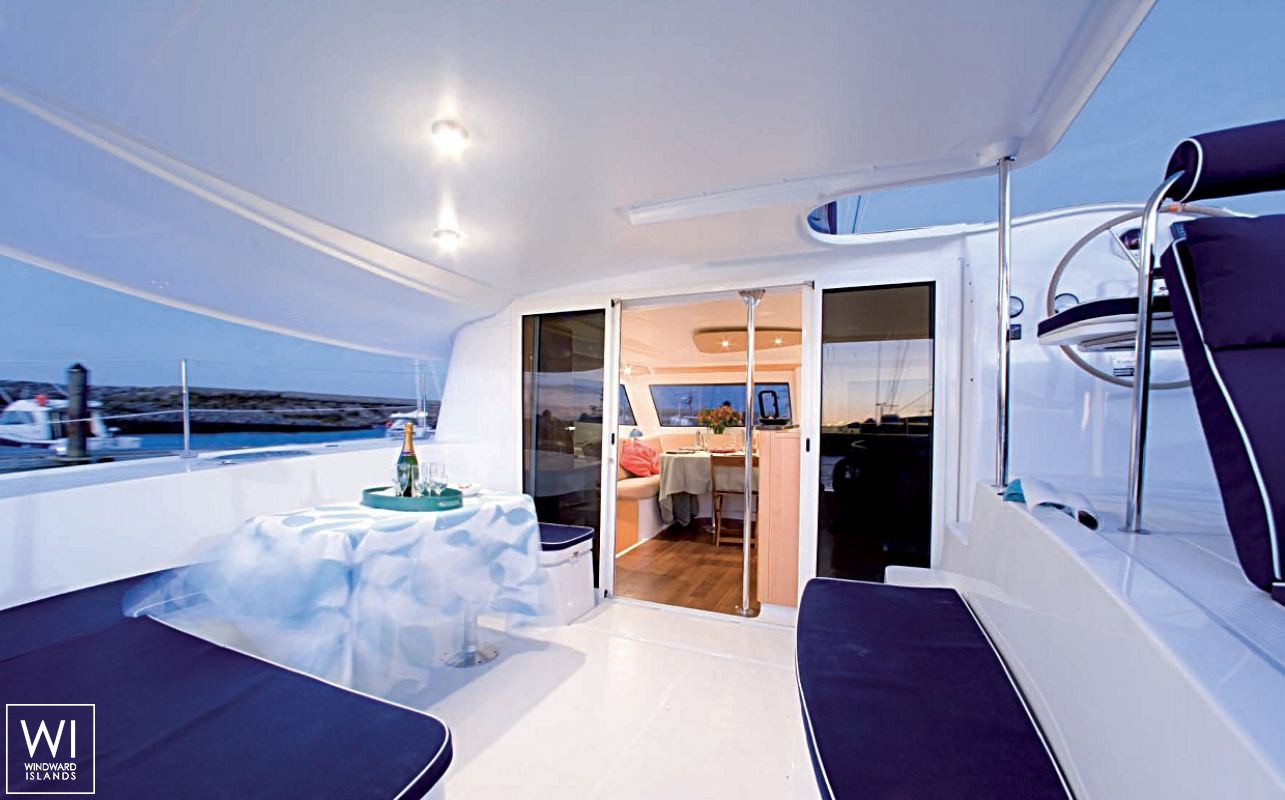Orana 44 Fountaine Pajot Interior 1