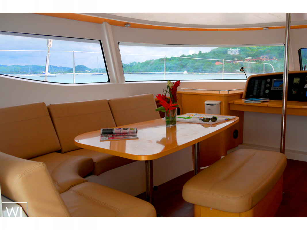 TI MOTU  Fountaine Pajot Salina 48 Interior 2