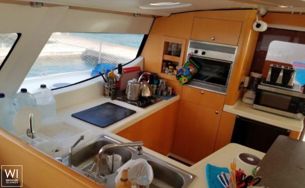ZENITH   Fountaine Pajot Salina 48 Interior 18