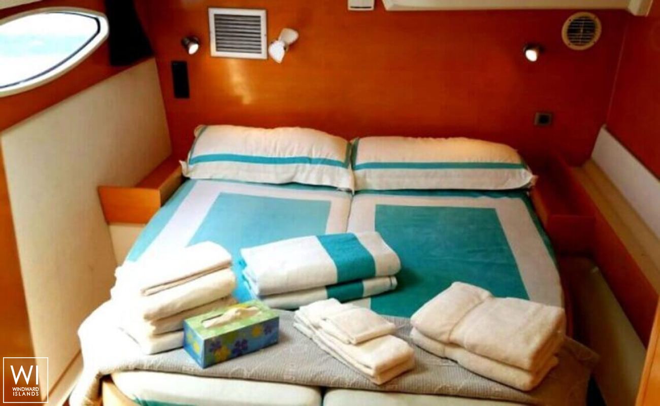 ZENITH   Fountaine Pajot Salina 48 Interior 16