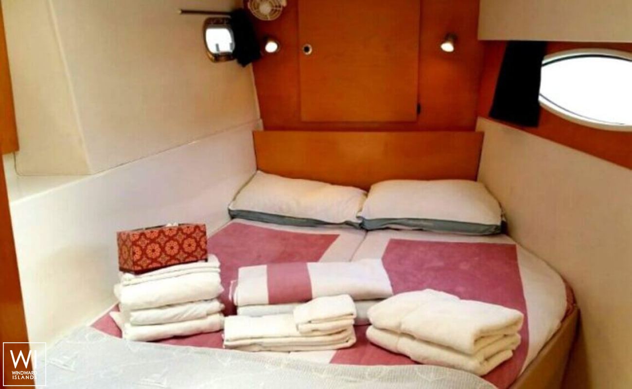 ZENITH   Fountaine Pajot Salina 48 Interior 15