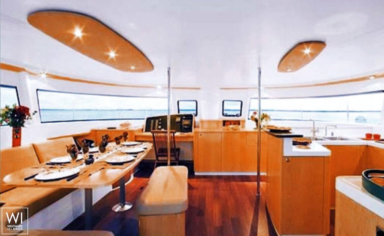 ZENITH   Fountaine Pajot Salina 48 Interior 21