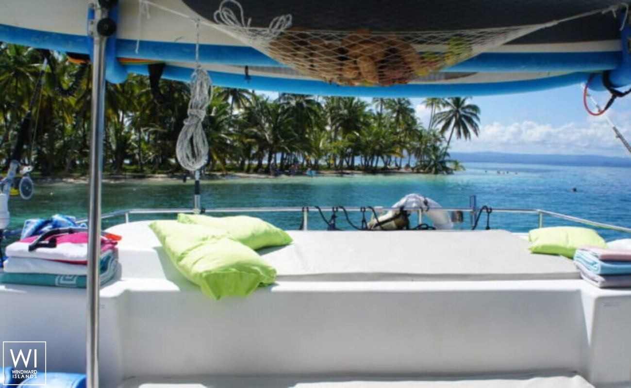 ZENITH   Fountaine Pajot Salina 48 Exterior 13