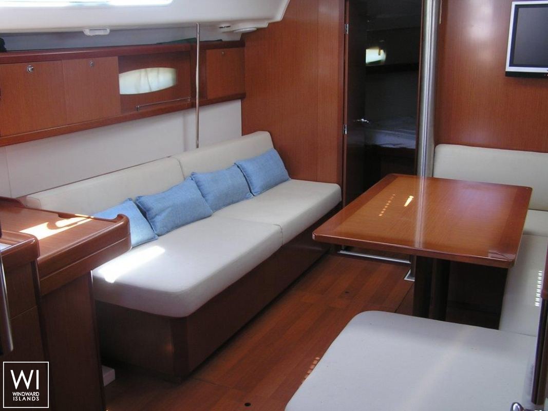 Oceanis  40 Beneteau Interior 1