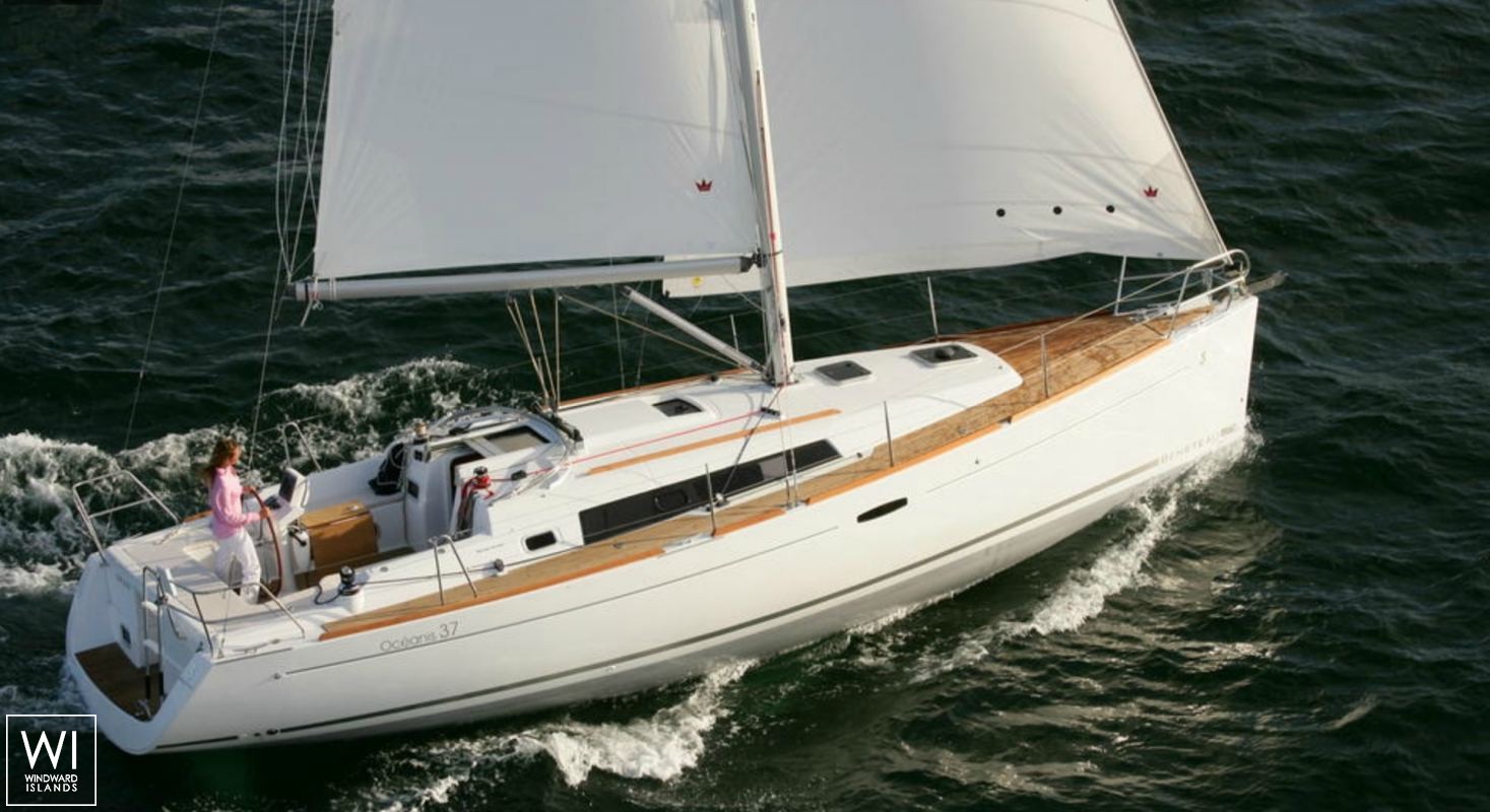 Oceanis  37 Beneteau Exterior 2
