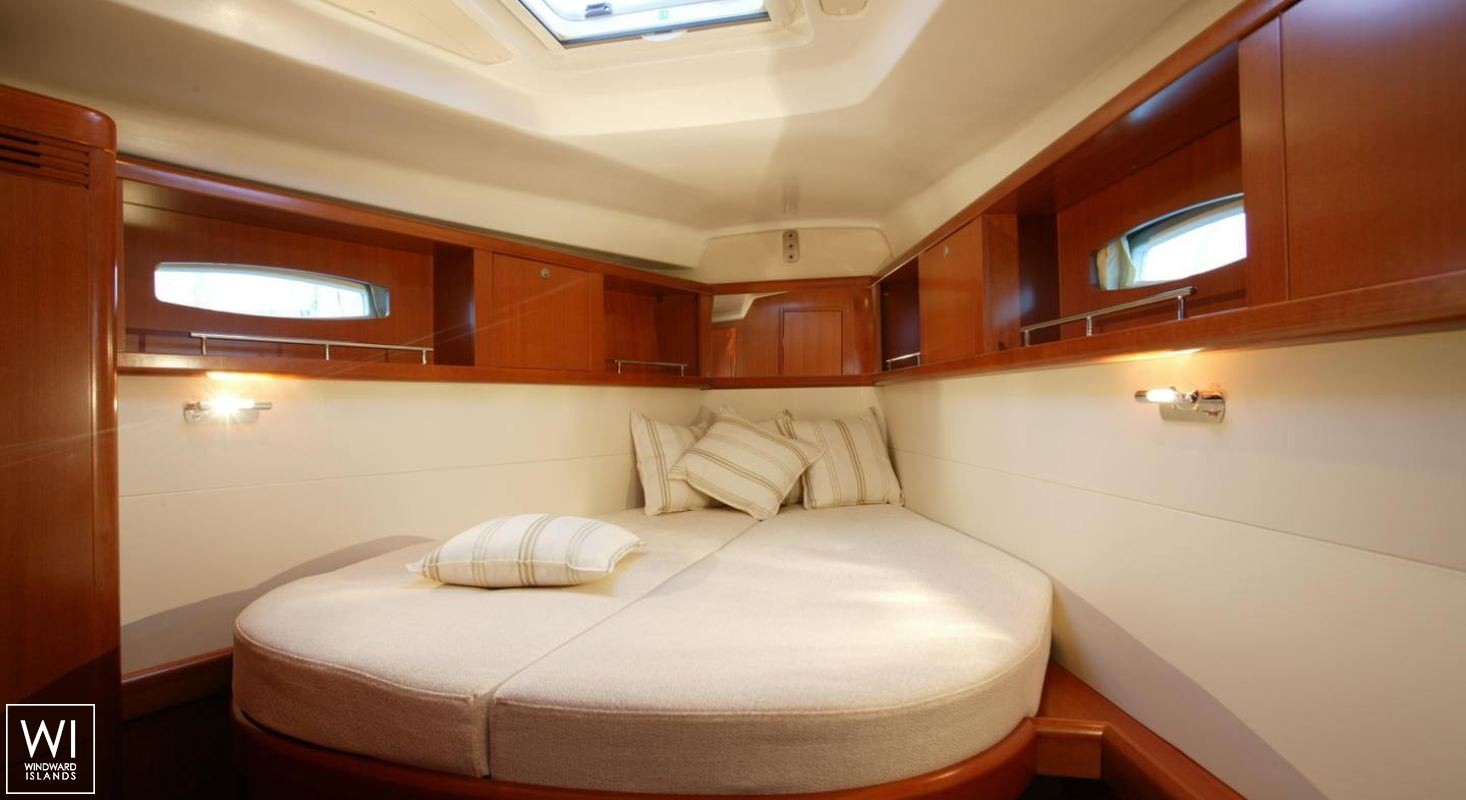 Oceanis  46 Beneteau Interior 3
