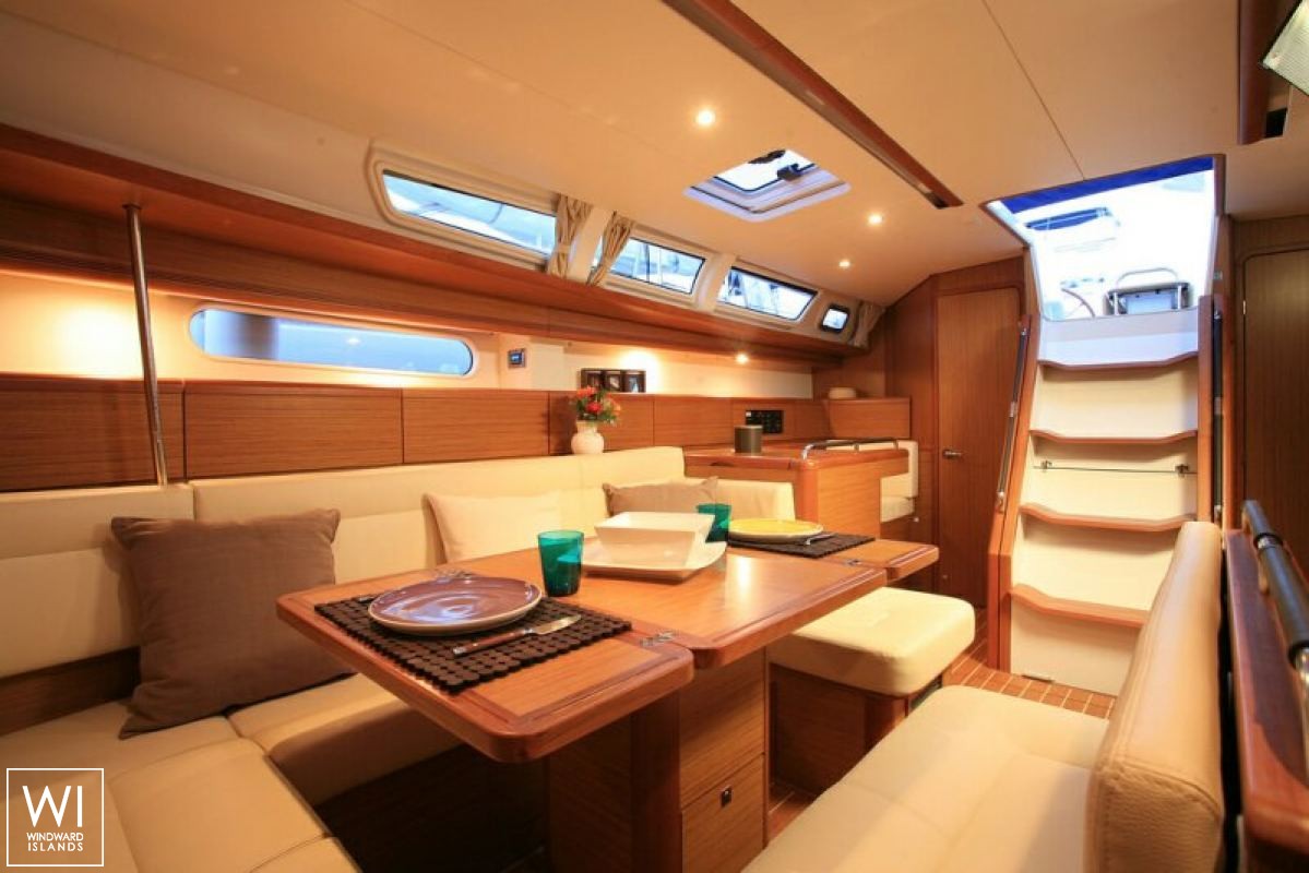Sun Odyssey 49i Jeanneau Interior 1