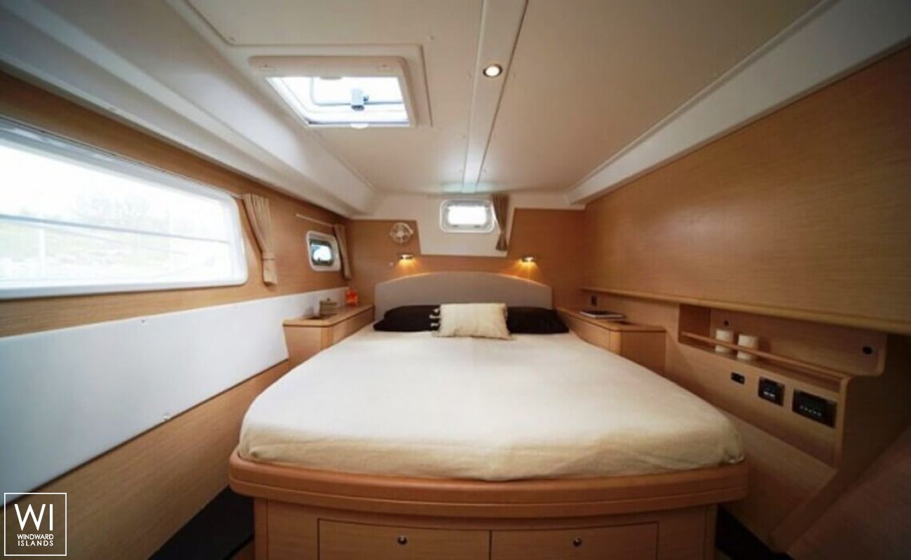 VIP ONE  Lagoon Catamaran Lagoon 500 Interior 13