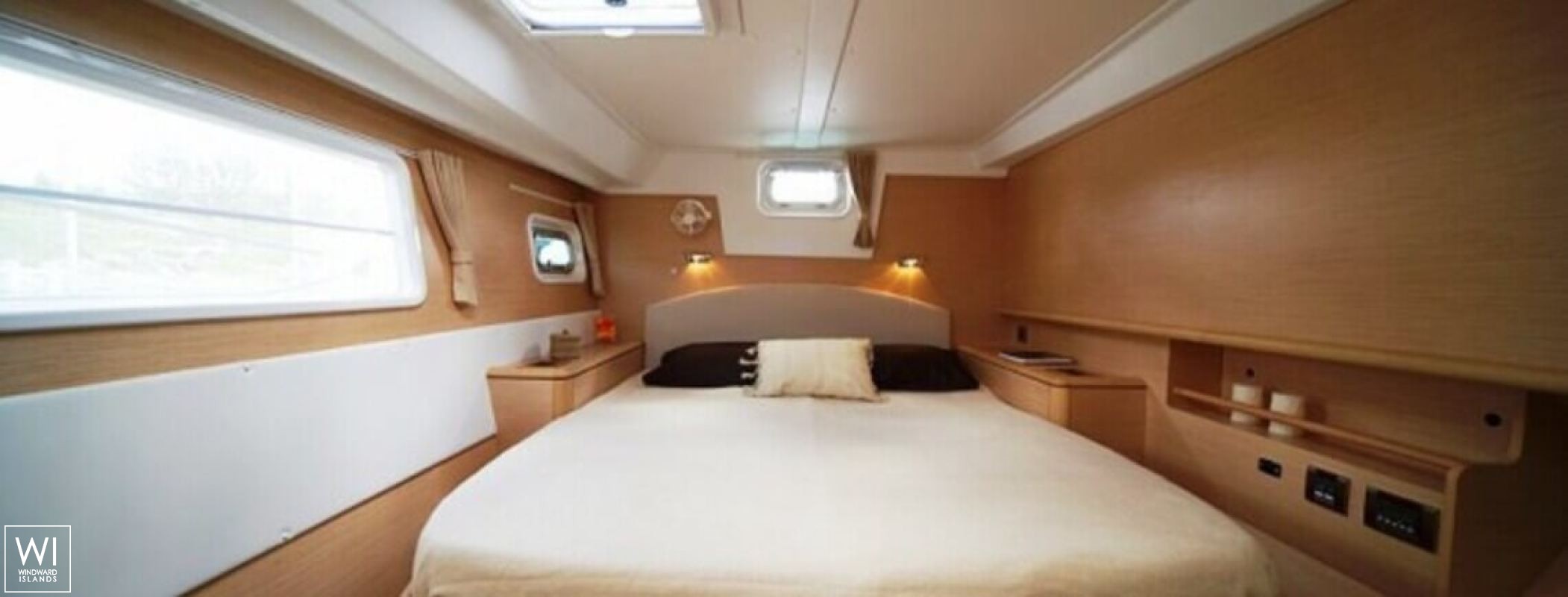 VIP ONE  Lagoon Catamaran Lagoon 500 Interior 16