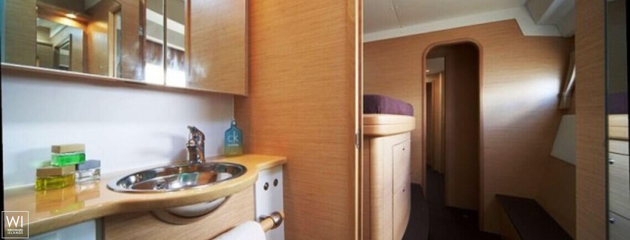 VIP ONE  Lagoon Catamaran Lagoon 500 Interior 17