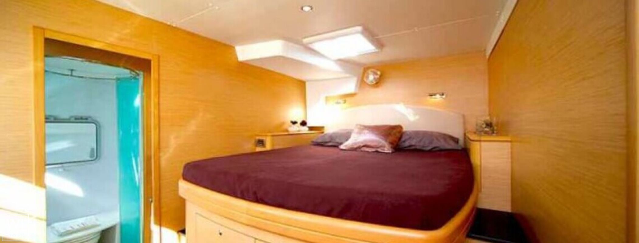 VIP ONE  Lagoon Catamaran Lagoon 500 Interior 13