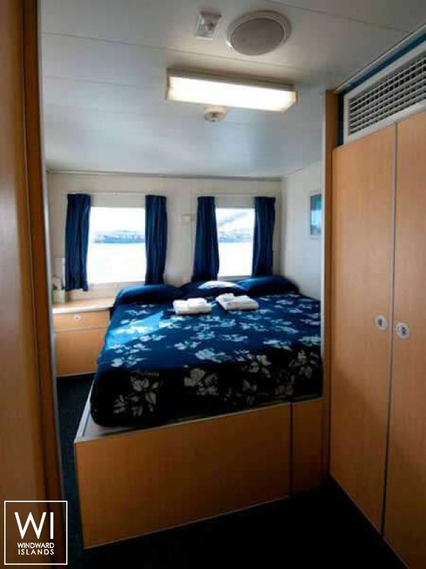 Aqua Cat   Power Cat 31M Interior 4