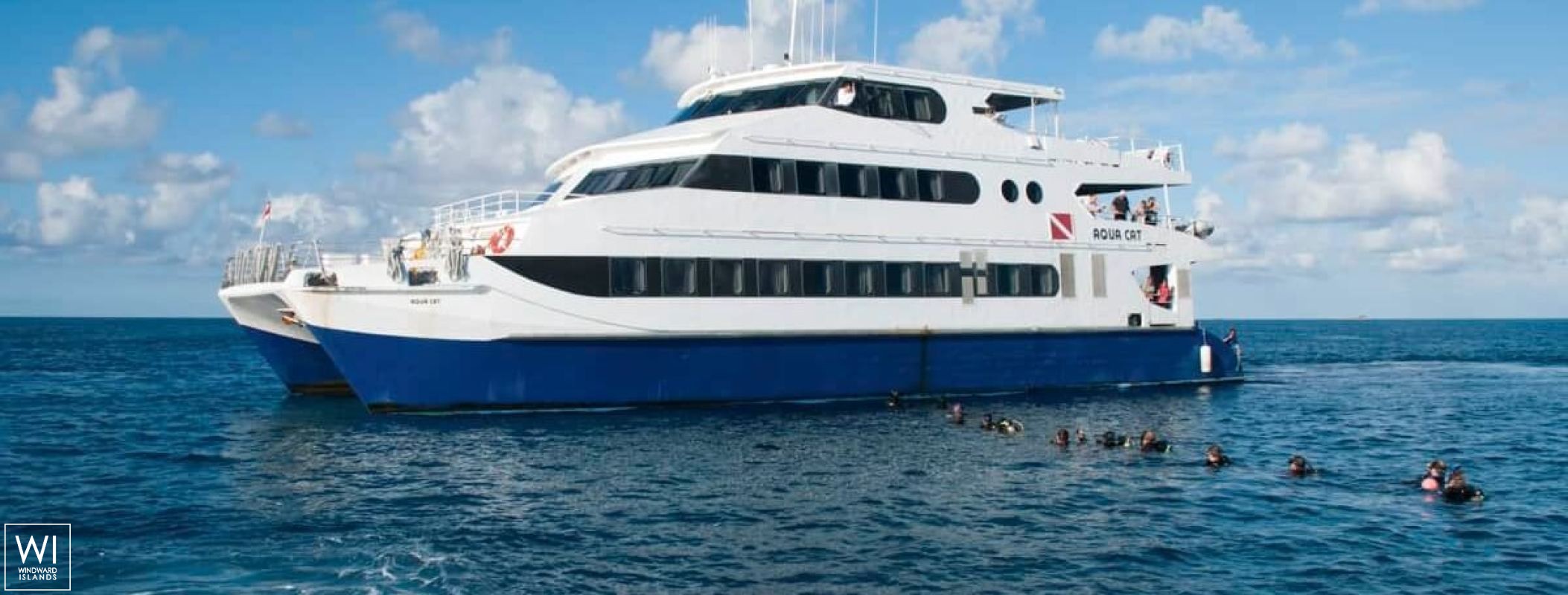Aqua Cat   Power Cat 31M Exterior 2