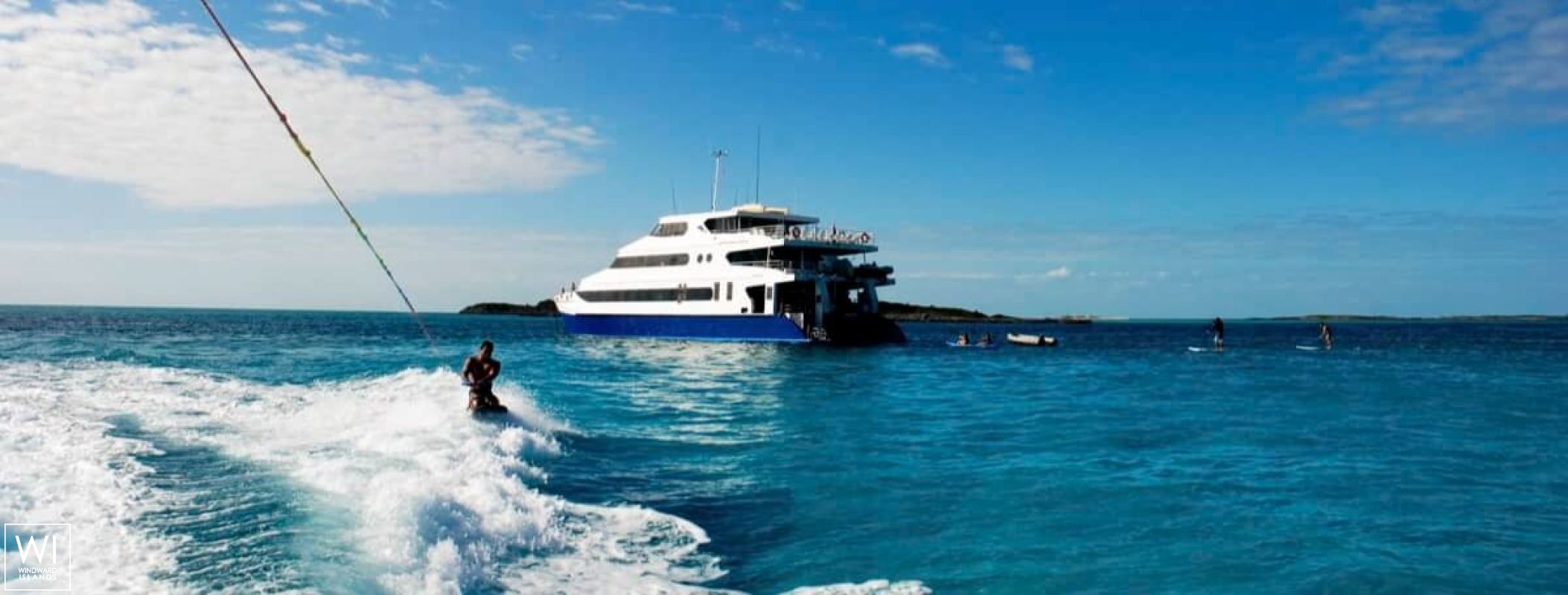 Aqua Cat   Power Cat 31M Exterior 24