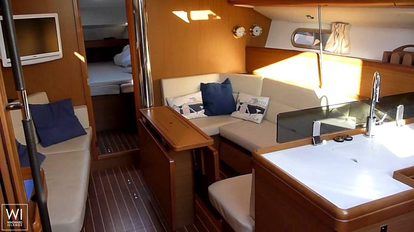Sun Odyssey 42i Jeanneau Interior 1