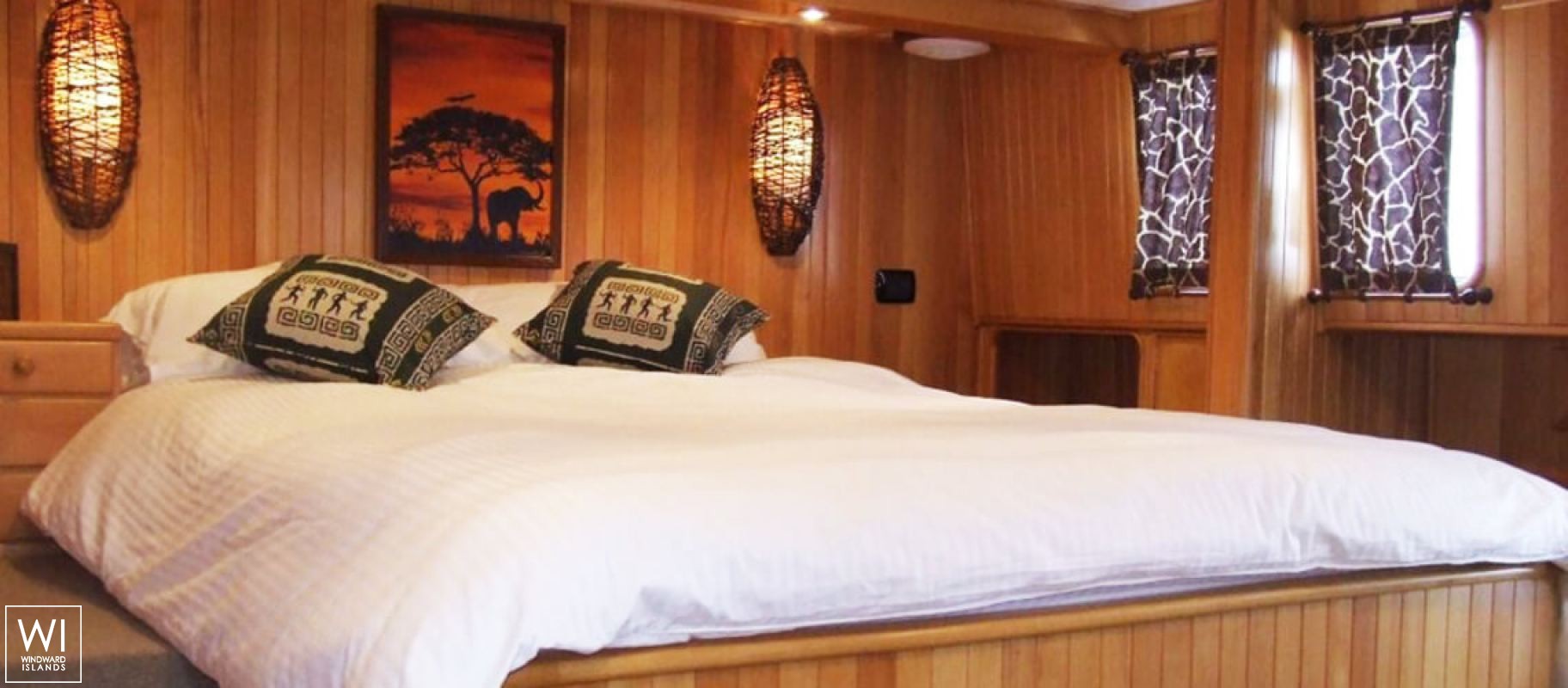 SHANGANI   Catamaran 70 Interior 14