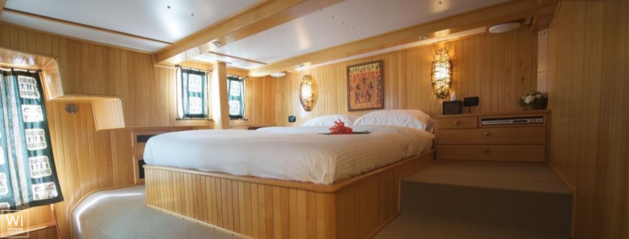SHANGANI   Catamaran 70 Interior 11