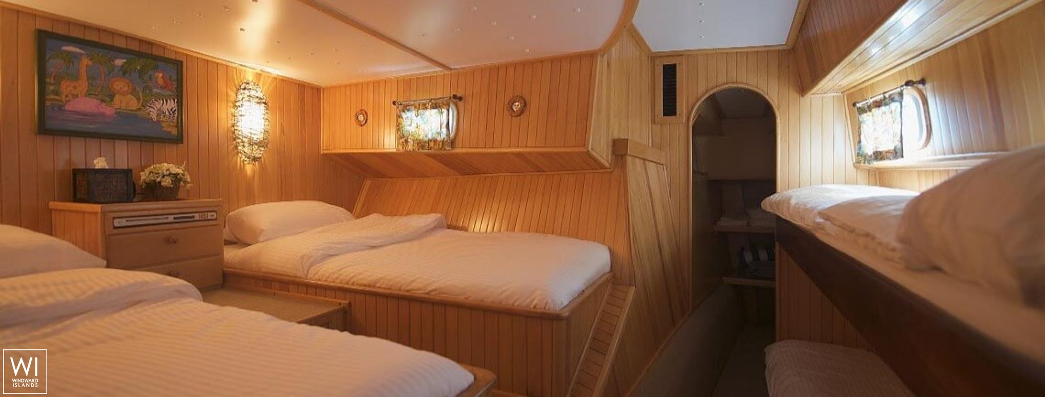 SHANGANI   Catamaran 70 Interior 13