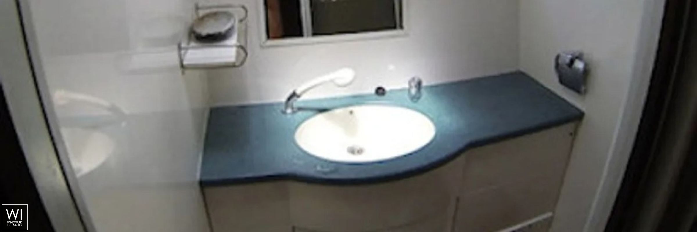 TURQUOISE  Fountaine Pajot Marquises 56 Interior 16