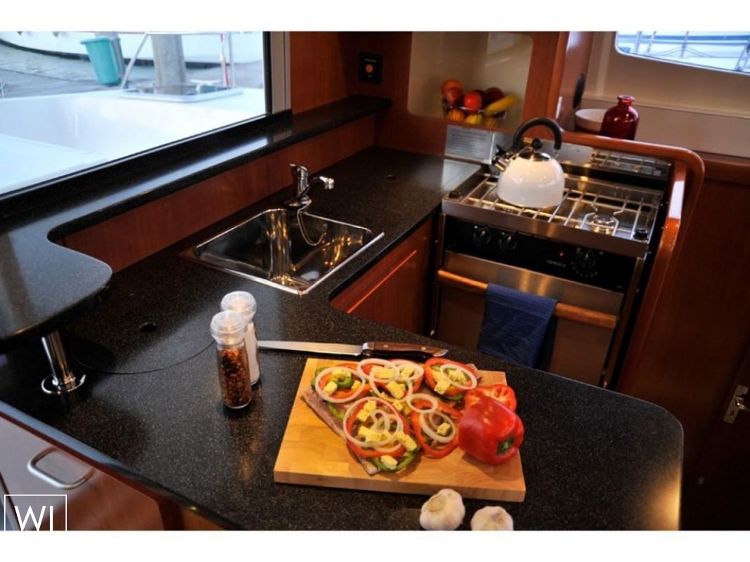 Leopard  3900 Robertson & Caines Interior 2