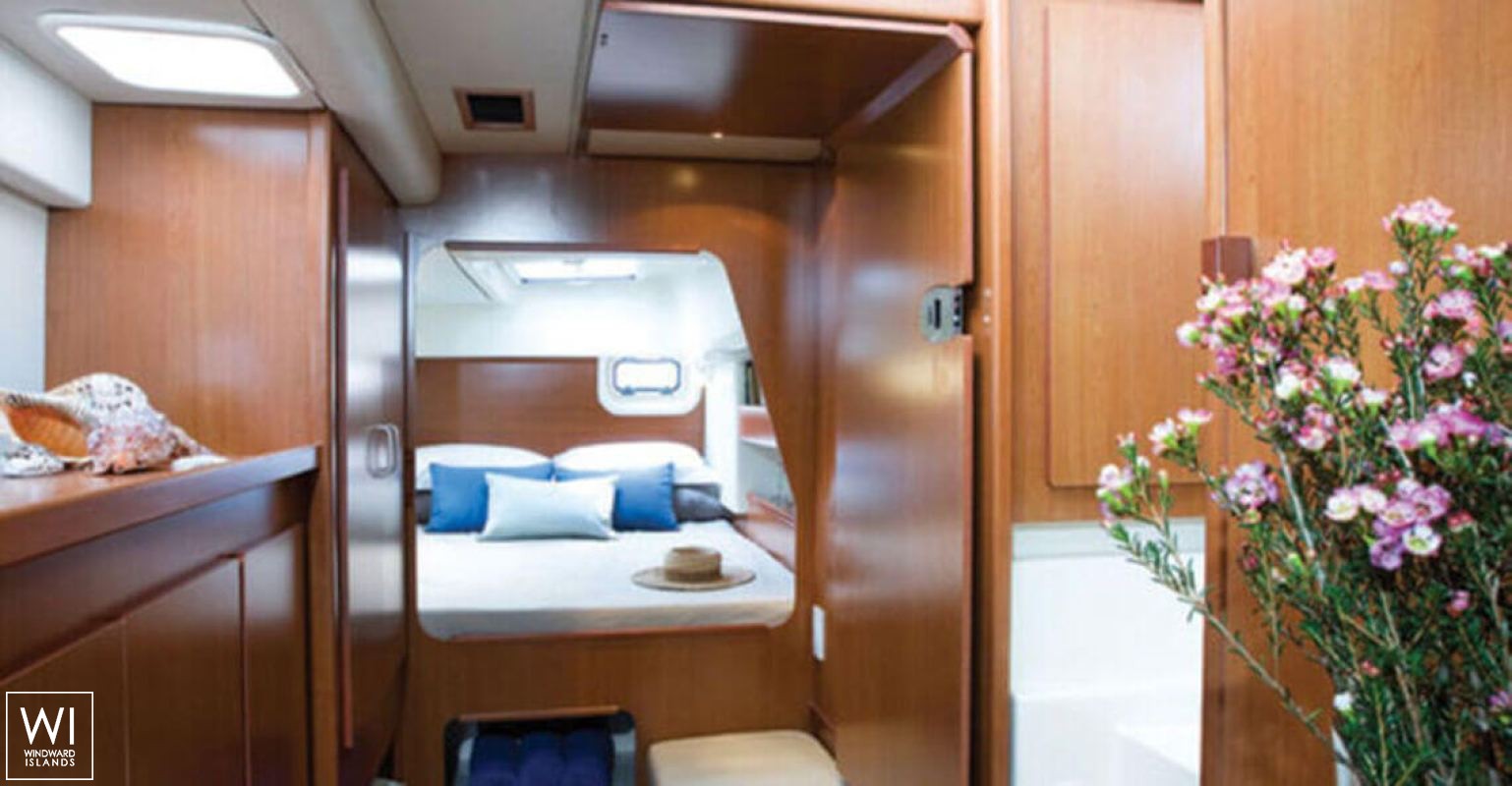 Leopard  3900 Robertson & Caines Interior 4