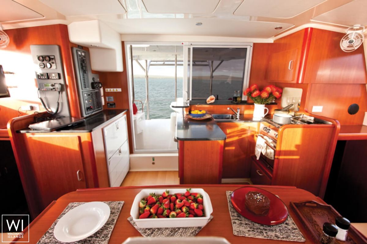 Leopard  3900 Robertson & Caines Interior 7