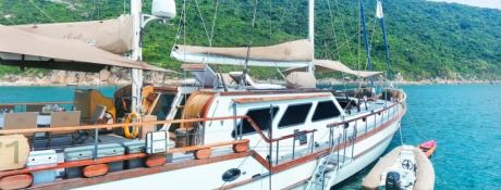 Custom Ketch  30M 2
