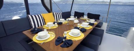 Fountaine Pajot Victoria 67' 9