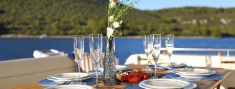 Ferretti Yacht 680 21