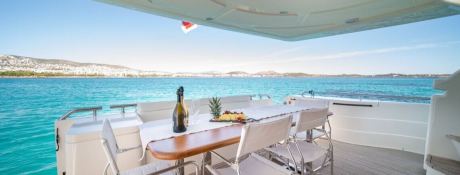 Ferretti Yacht 680 8