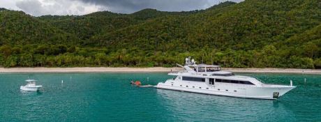 Broward Marine Yacht 33m 9