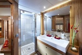 Sunseeker Yacht 28M 4