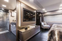 Ferretti Custom Line 28M 14