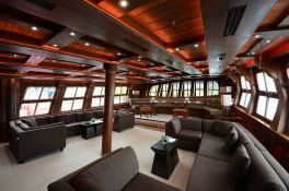 Custom Ketch  47M 10