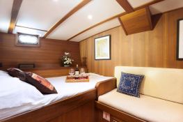 Custom Ketch  23M 10