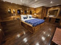 Custom Ketch  46M 25