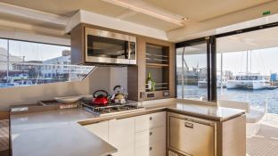 Leopard Yachts Leopard 53 Powercat 12