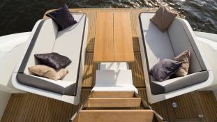 Galeon Skydeck  430 6