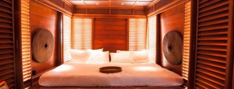 Custom Motoryacht Thai-crafted wooden hull 17
