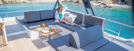 Fountaine Pajot Power 67 9