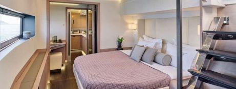 Fountaine Pajot Power 67 15