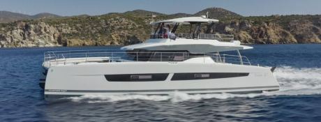 Fountaine Pajot Power 67 3