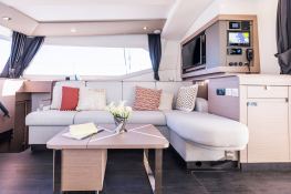 Fountaine Pajot Aura 51 18