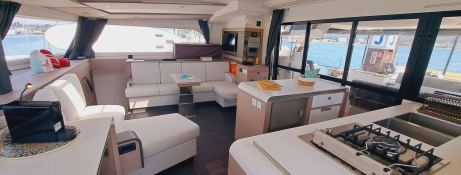 Fountaine Pajot Aura 51 11