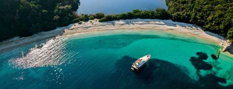 Riviera yachts Alaska 72 11